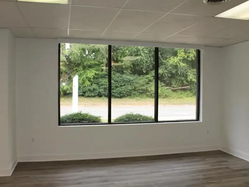Commercial Building for Sale in Prime Location - Move-in Ready
