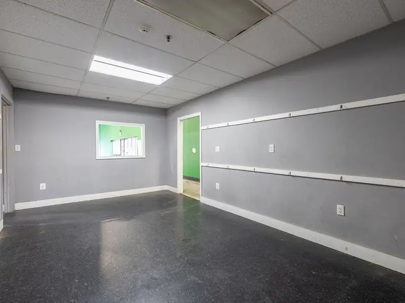 Industrial Building for Lease in North Reading with Office and Warehouse Flexibility
