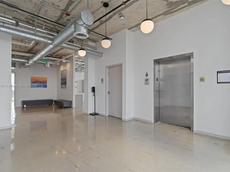 85sf Professional Office Space with City Views Near I95 and Brickell