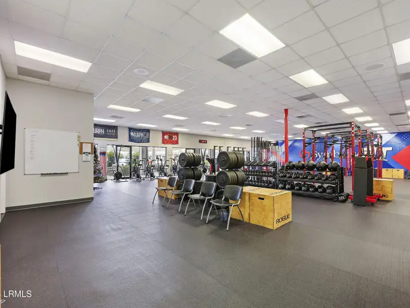 5,000 Sq Ft Retail Sublease in Port Royal Plaza, High Visibility Location