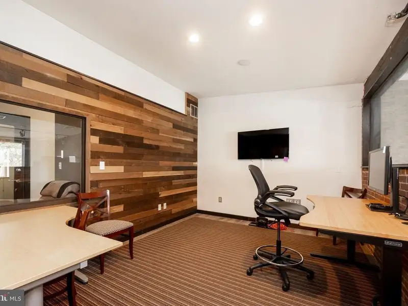 Versatile 5,775 Sf Office Building in Wayne, Pa with Modern Finishes and Executive Suite