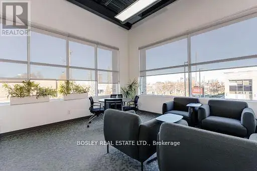 Modern 2nd Floor Corner Office Space in Wicksteed Business Park, Leaside