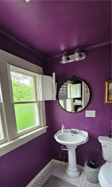 Charming Airbnb Cottage on Historic Loop with Upgrades and Large Entertaining Deck