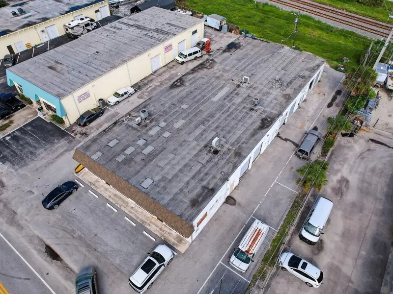 Versatile 2,700 Sf Flex/industrial Condo Units in Jupiter's Industrial Corridor