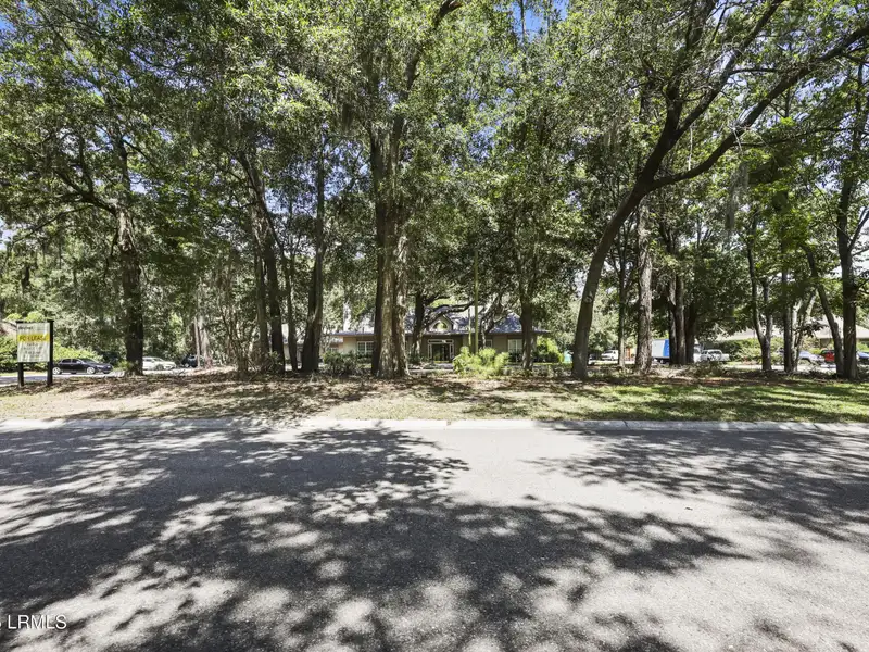 Multi-use Building with Long-term Tenant and Warehouse/office Space in Prime Location