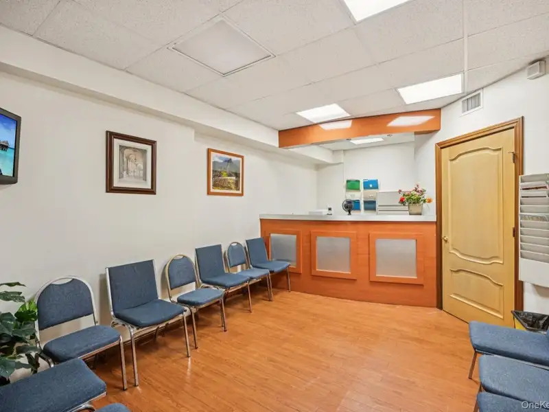 First Floor Office Unit in Forest Hills Co-op with Five Private Offices