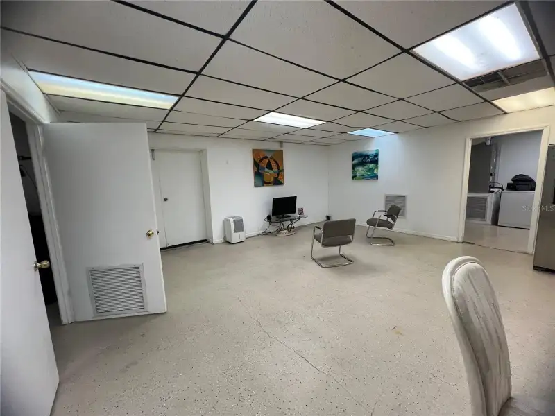 15,000 Sf Industrial Property on 1.72 Acres Near Lake City Gateway Airport