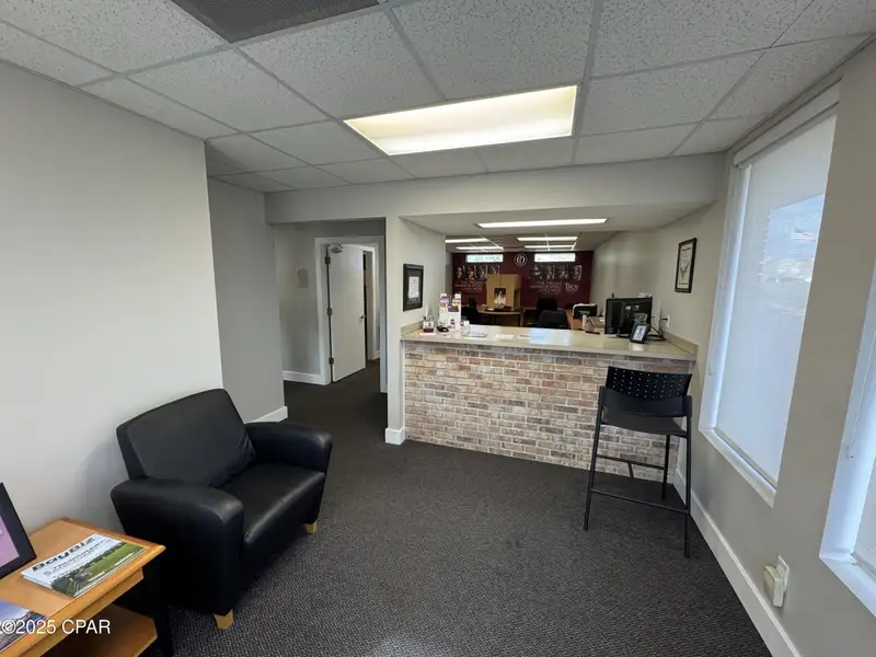 Commercial Office Building for Lease in Central Panama City, Ideal for Charter School or Medical Use