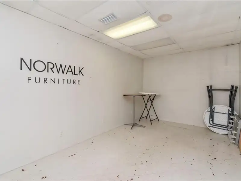 Prime Commercial Space with Dual Storefronts in Midtown, Mobile