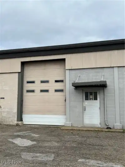 Versatile 11,600 Sf Warehouse with Office Space in Canton, Oh