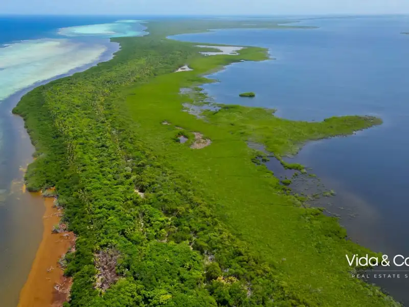 6.69 Acres Dual Waterfront Parcel on Turneffe Atoll, Belize Island