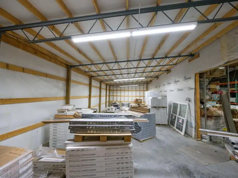 Large Commercial Building with Highway Frontage in Parsons, Tn - 15,000+ Sq Ft