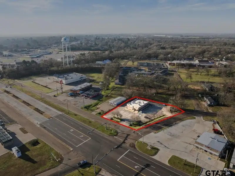Commercial Building for Sale in Prime Location with High Visibility and Foot Traffic