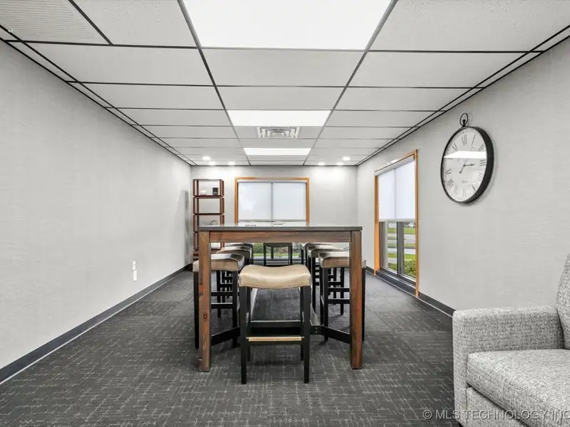 Commercial Office Building for Sale or Lease in Broken Arrow Business Corridor