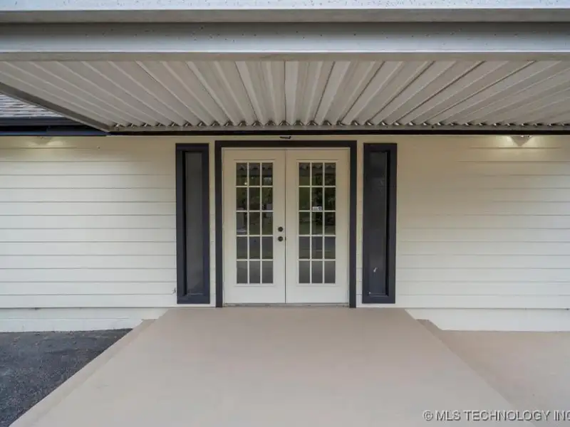 Versatile Event Center and Office Building with Conference Rooms in Prime Location