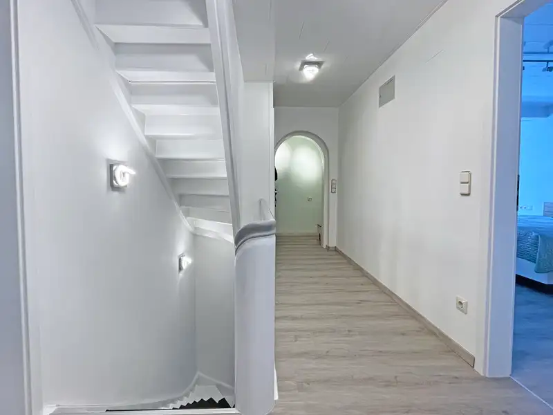 Modernized Detached House with Commercial Space in Family-friendly Location