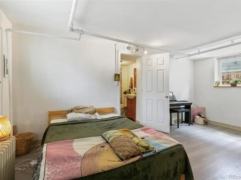 Investment Opportunity: 6-unit Property Near Rose Medical Center and 9th/colorado District