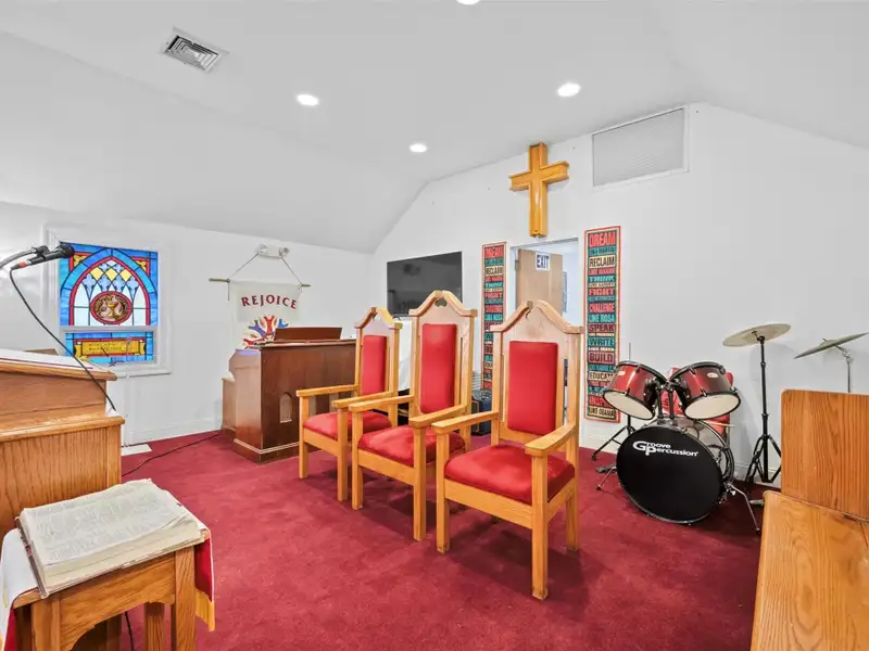 Historic Salem Ame House of Worship for Rent in Roslyn Heights, Nassau County