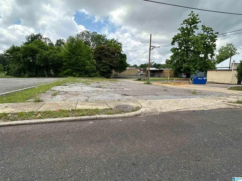 Prime Lot for Sale in Central Woodlawn