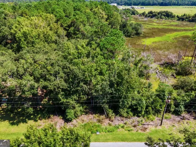 9,000 Sqft Industrial Building on 1.03 Acres in St. Marys, Ga