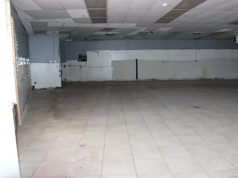 Retail or Professional Office Space for Lease Near Yale University and Rt15, 3400 Sf