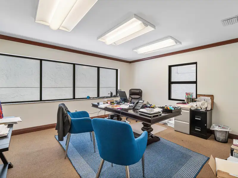 Mixed-use Office Building Investment Opportunity in Jupiter, Fl