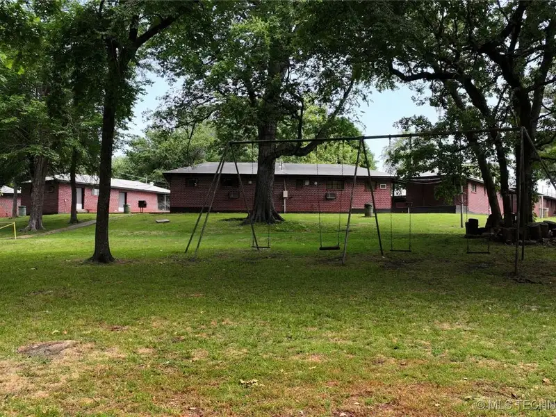 Historic 25-unit Resort on Hwy 51 Near Lake Fort Gibson, Wagoner, Oklahoma