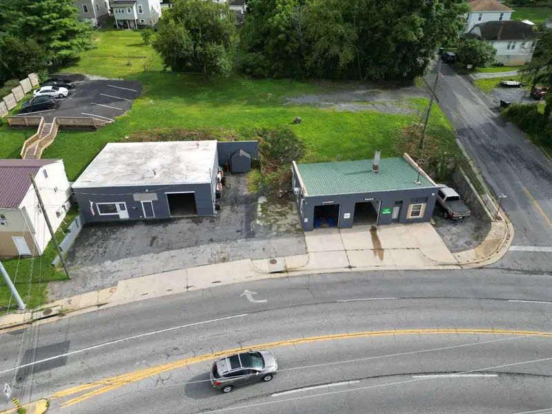 Turnkey Tire Business for Lease with Fully Equipped Office and Three Bays