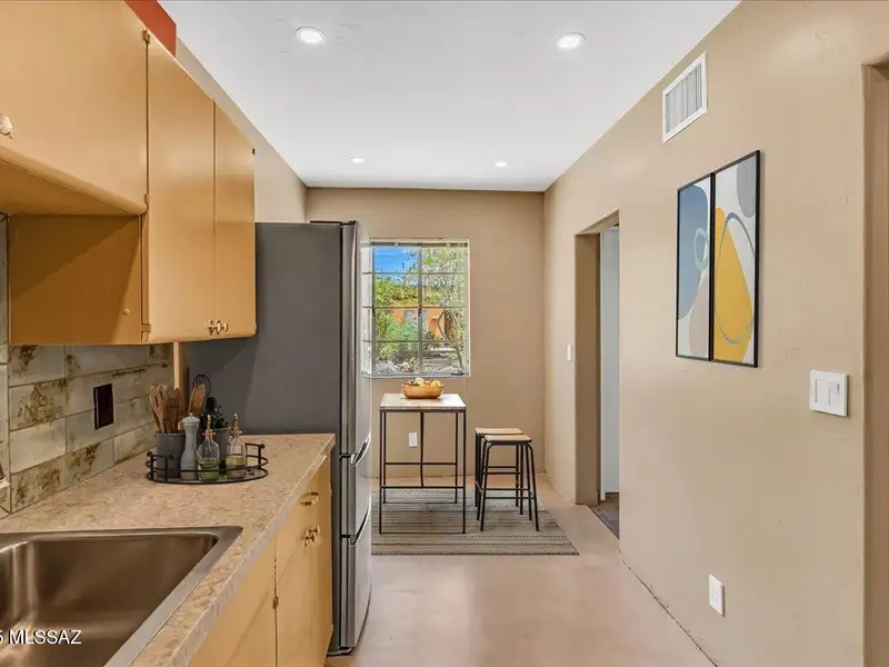 Fully Renovated Multi-family Property in Miramonte Neighborhood with 6 Apartments