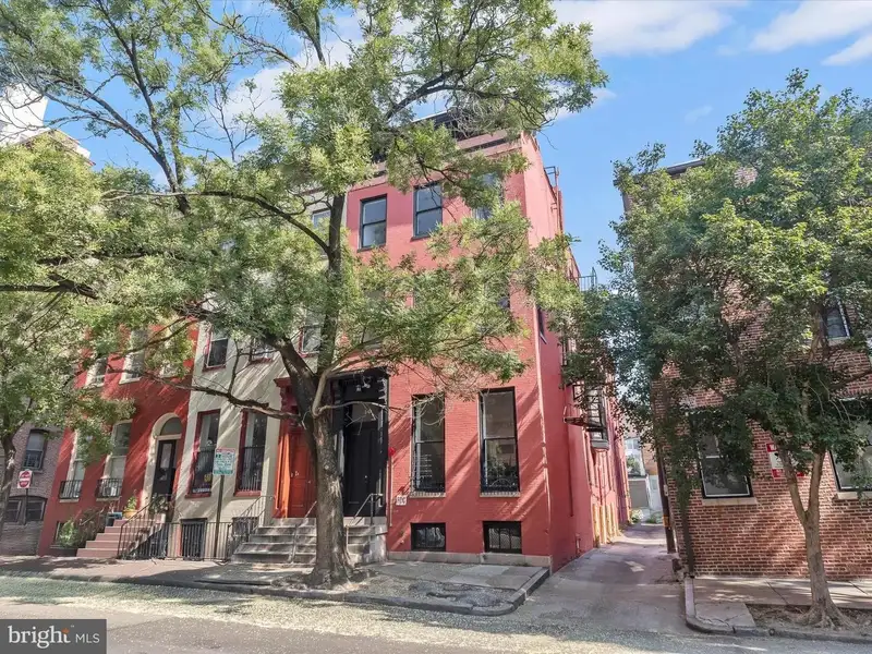 Fully Renovated Six-unit Property in Mount Vernon, Baltimore with Modern Finishes and Parking