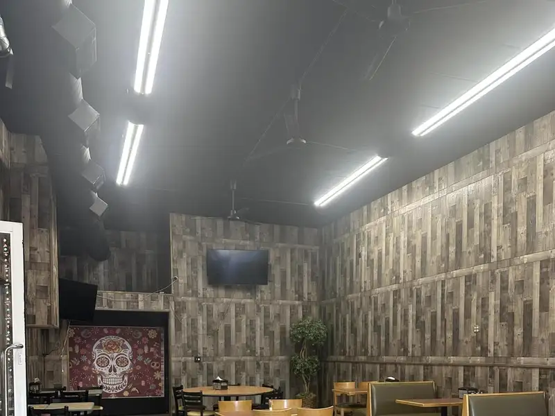 Versatile Commercial Restaurant with Warehouse and Apartment in High-traffic Location