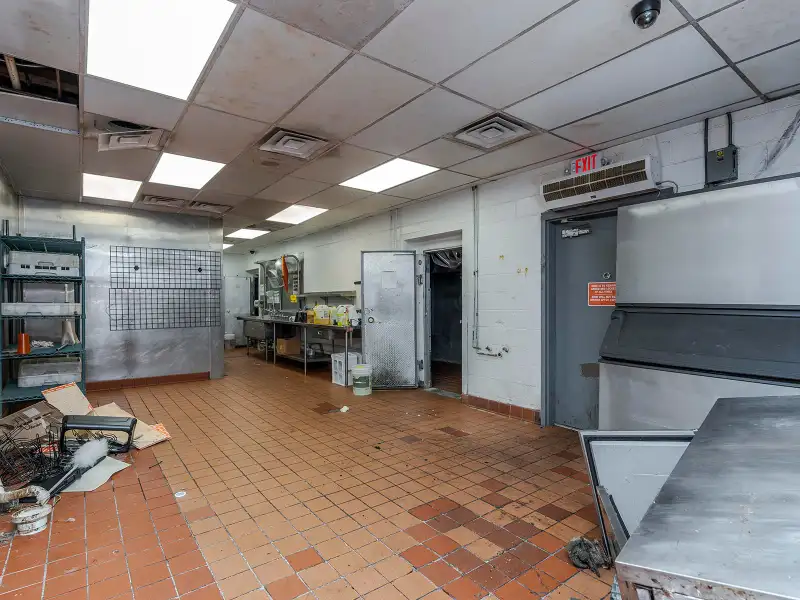 Former Hooters Restaurant Space in High-traffic Richmond, Ky Commercial Corridor