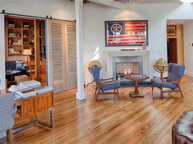 Chic 2-story Mixed-use Building in Prime Location with Commercial Space and Urban Loft