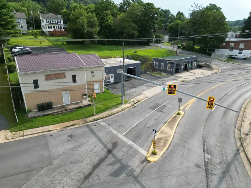 Turnkey Tire Business for Lease with Fully Equipped Office and Three Bays