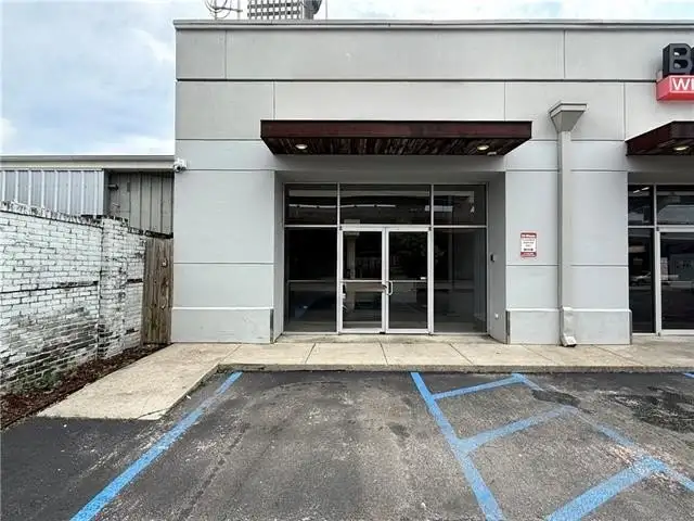 Renovated 1,850 Sqft Retail Space for Lease on Oretha Castle Haley with Parking