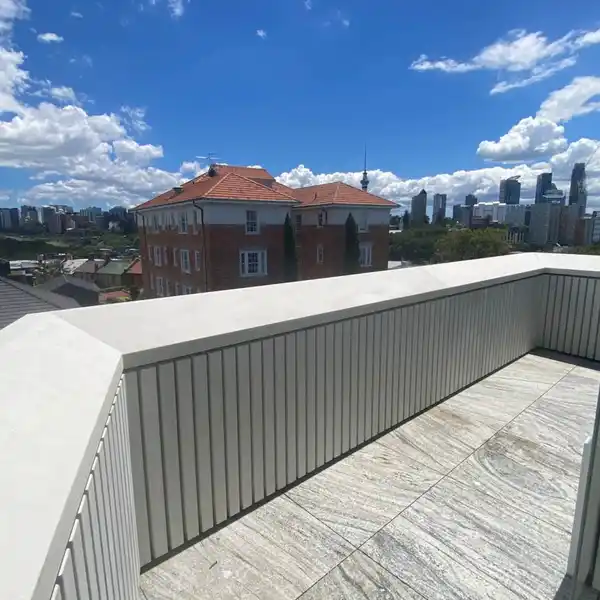 6 GREEN STAR OFFICE WITH DECK AND VIEWS