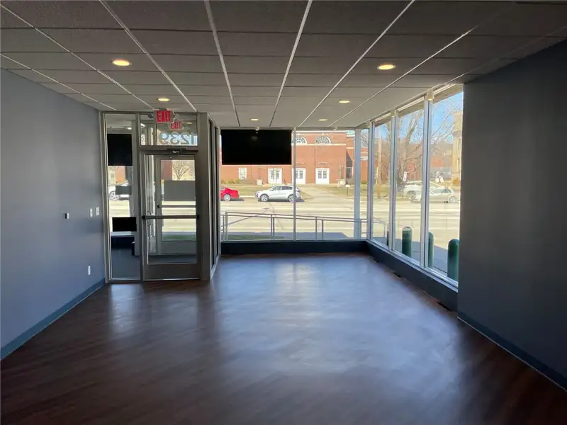 Commercial Property in Medquarter, Prime 1st Avenue Location Near Coe College