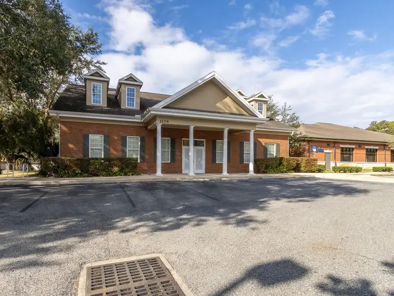 Freestanding Medical Office Near North Florida Regional Medical Center with Multiple Exam Rooms