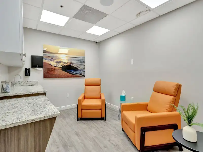 Renovated 5,194 Sf Commercial Building on Federal Highway, Delray Beach