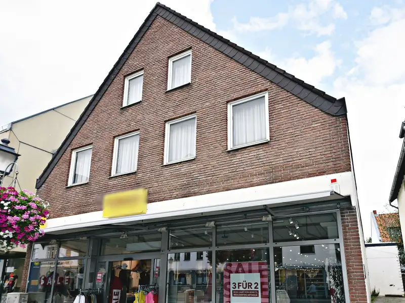 Commercial Retail Property in Bückeburg City Center with Stable Rental Income