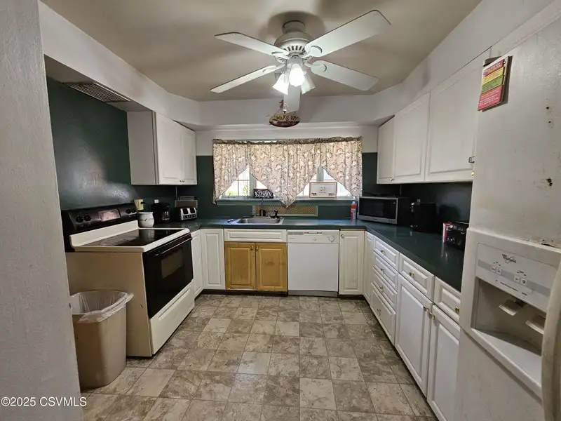 14-unit Residential Building with Shared Facilities and On-site Laundry
