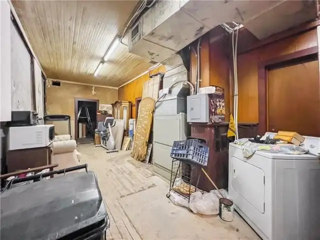 Versatile Mixed-use Property in Prime French Quarter Location