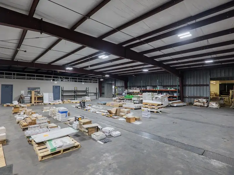 Versatile Commercial Property with Office, Showroom, and Warehouse in Lowndes County