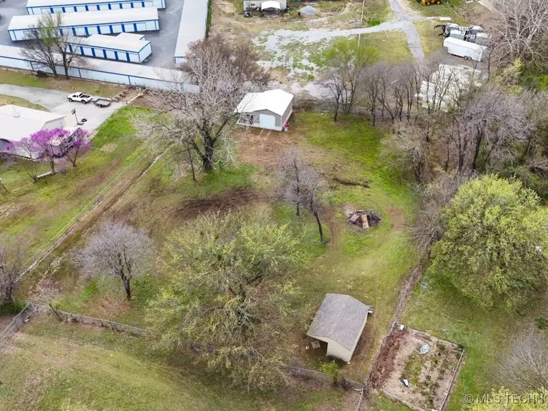 Commercial Property with House and Shops on 2 Acres in Coweta Near Casino