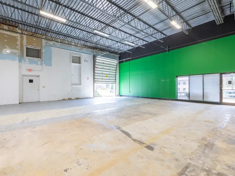 Industrial Building for Lease in North Reading with Office and Warehouse Flexibility