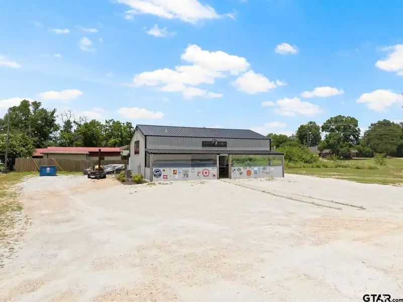 Commercial Property with 2400 Sq Ft Building on 1.168 Acres in Winnsboro, Tx