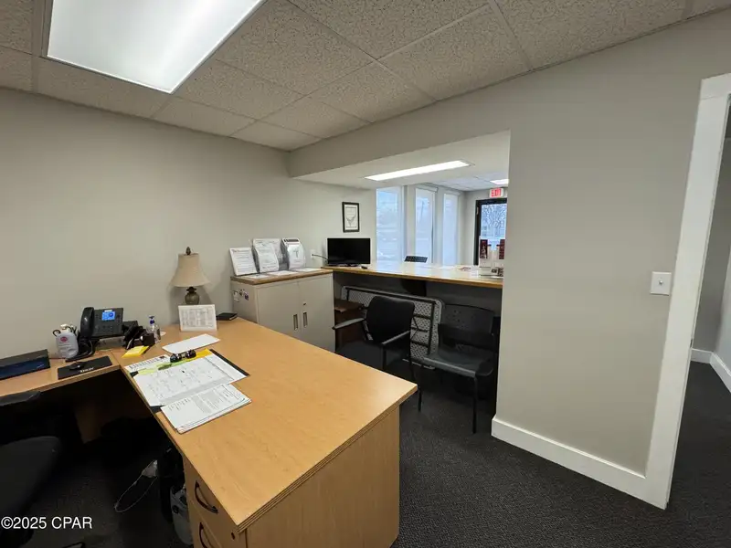 Commercial Office Building for Lease in Central Panama City, Ideal for Charter School or Medical Use