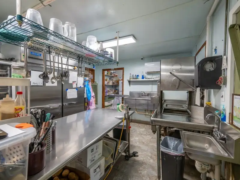 Commercial Restaurant on 3.4 Acres in Parsons, Tn with Highway Frontage and Modern Amenities