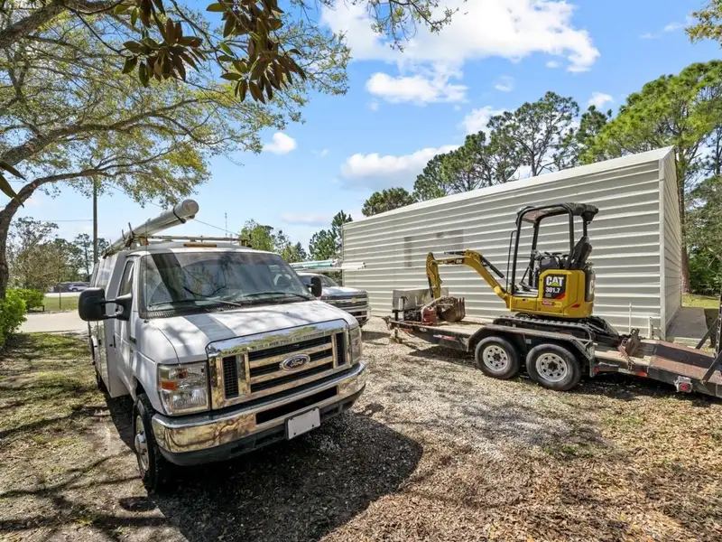 Commercial Building with Offices and Open Storage in St. Johns County