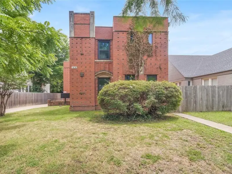 Renovated Investment Complex with 10 Units Near Plaza District, Oklahoma City